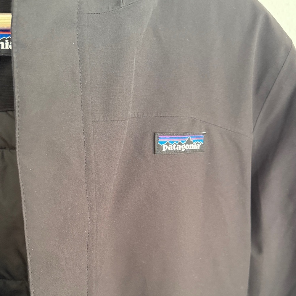 Patagonia sz 14 Youth boys Everyday Ready Waterproof Jacket Black one flaw shown - Picture 4 of 13